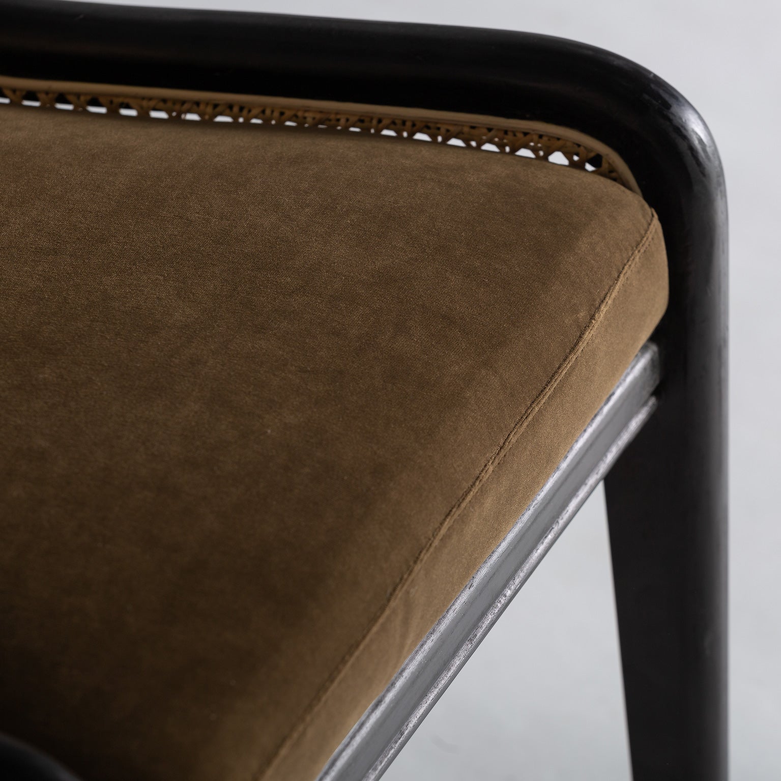 VELBURG CHAIR